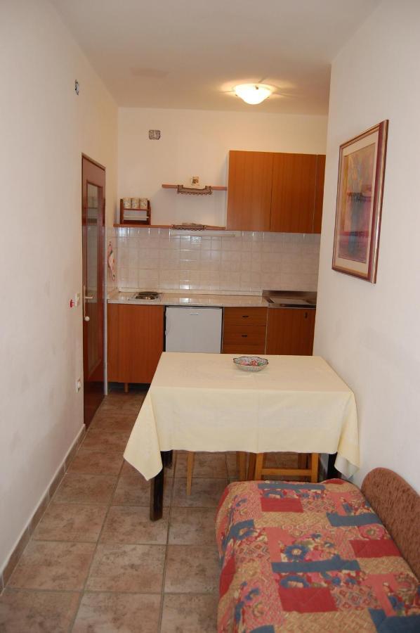 Apartments Villa Angela Krk Town Chambre photo