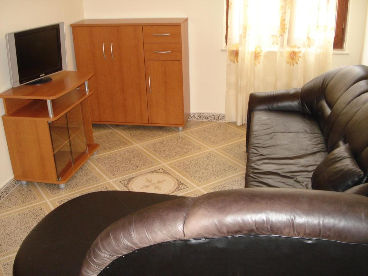 Apartments Villa Angela Krk Town Chambre photo