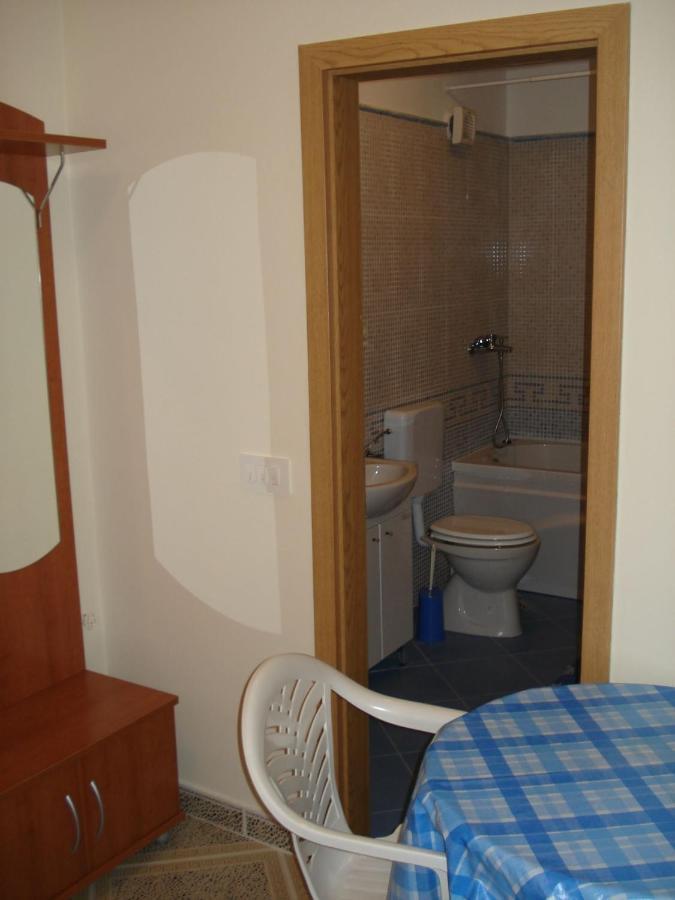 Apartments Villa Angela Krk Town Chambre photo