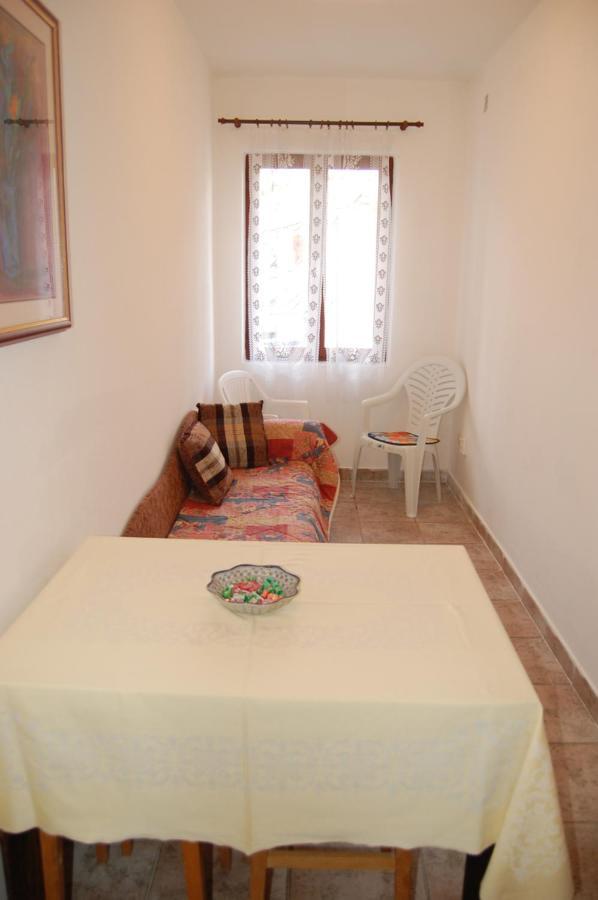 Apartments Villa Angela Krk Town Extérieur photo